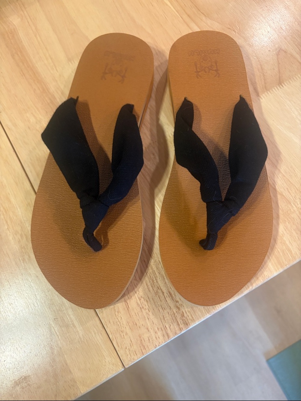 Brown Footbed Flip Flop Sandals with Black Fabric Straps